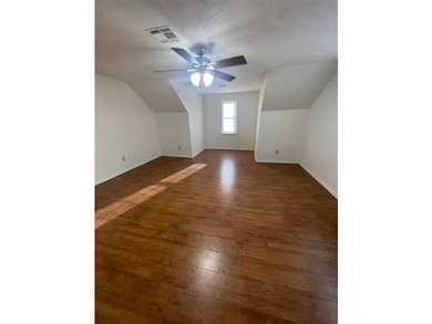Beautiful & Spacious 5 bedroom, 4 bathrooms, 4 living areas - photo 26