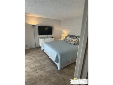 Live on the golf course! Renovated turnkey home overlooking the - photo 14