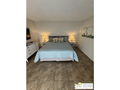 Live on the golf course! Renovated turnkey home overlooking the - photo 15