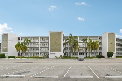 Lake Condo For Sale in Deerfield Beach, Florida