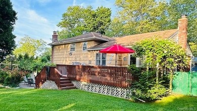 Nestled in a quiet, sought-after Huntington neighborhood, this - photo 11