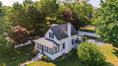 Welcome to 259 Woodlawn Avenue in the heart of St. James. This - photo 1
