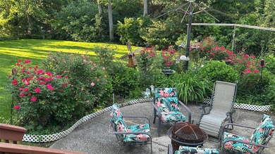 Nestled in a quiet, sought-after Huntington neighborhood, this - photo 13