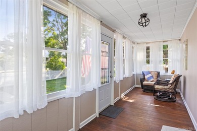 Welcome to 259 Woodlawn Avenue in the heart of St. James. This - photo 5