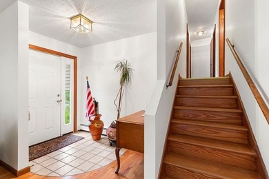 Adorable 3 Bedroom, 2.5 Bath Split-Level in South Road Estates - photo 4