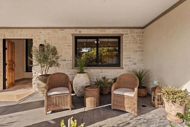 Set on a quiet cul-de-sac in one of La Jolla's most desirable - photo 4