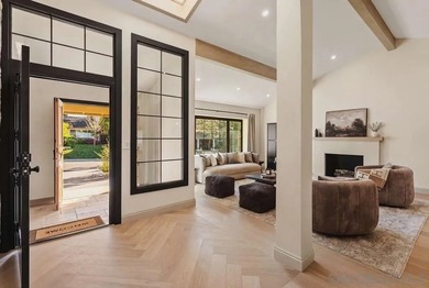 Set on a quiet cul-de-sac in one of La Jolla's most desirable - photo 10