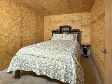 SECLUDED! Tucked away on 1.75 wooded acres, this cute 3-bedroom - photo 7