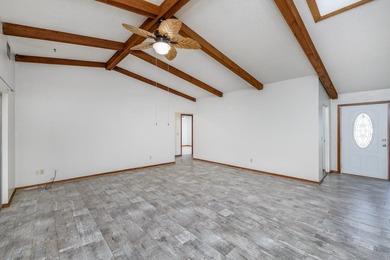 Beautiful three-bedroom, two bath home located in a charming - photo 3