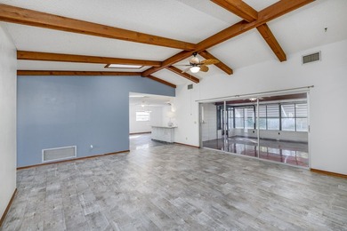 Beautiful three-bedroom, two bath home located in a charming - photo 4