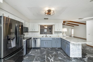 Beautiful three-bedroom, two bath home located in a charming - photo 10