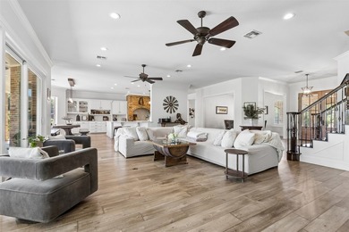 Private Equestrian Estate. A rare opportunity to own a turnkey - photo 8