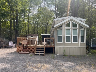 Eagle Lake Lot For Sale in Gouldsboro Pennsylvania