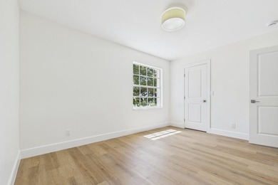 Nestled in the heart of Jupiter, this turnkey CBS townhouse has - photo 17