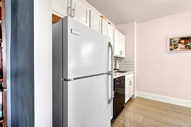 BACK TO MARKET---Welcome to Park Crest! Move right into this - photo 18