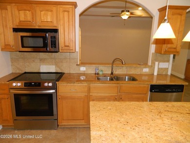 Nice ranch home, 3 bedroom, 2 bath, split bedroom plan, all - photo 20