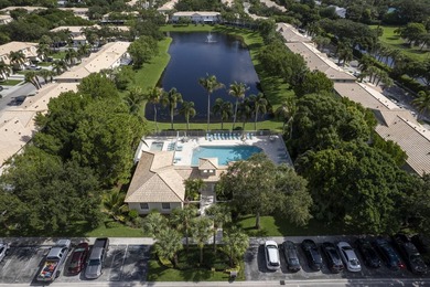 Nestled in the heart of Jupiter, this turnkey CBS townhouse has - photo 23