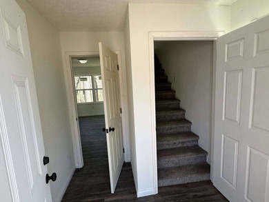 This cozy retreat features one bedroom, one bath, and a - photo 8