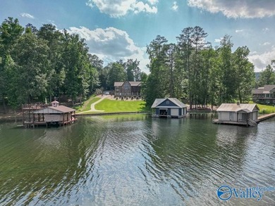 Gorgeous custom built lake house located in a private gated - photo 5