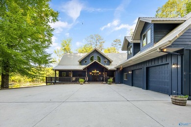 Gorgeous custom built lake house located in a private gated - photo 6
