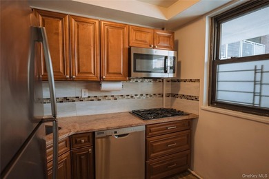 Bright, move-in-ready 1-bedroom in the highly sought-after Park - photo 8