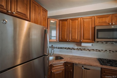 Bright, move-in-ready 1-bedroom in the highly sought-after Park - photo 9