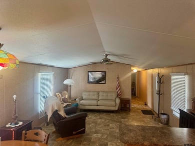 Very nice manufactured home on a beautiful lot in Thunderbird - photo 10