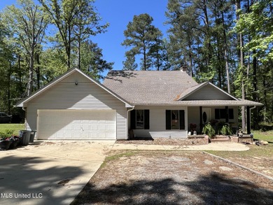 (private lake, pond, creek) Home For Sale in Brandon Mississippi
