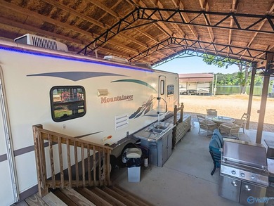 Welcome to Three Mile Resort, where relaxation and recreation - photo 3