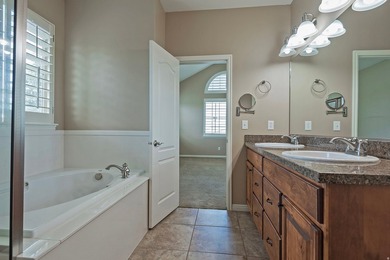 Stunning and meticulously maintained 2 story home located in - photo 15