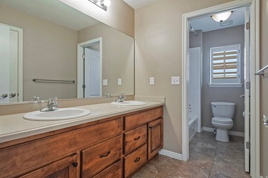 Stunning and meticulously maintained 2 story home located in - photo 17