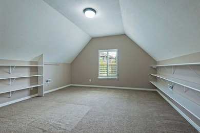 Stunning and meticulously maintained 2 story home located in - photo 19