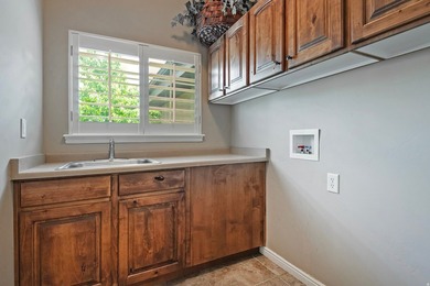 Stunning and meticulously maintained 2 story home located in - photo 23