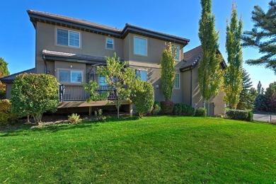 Stunning and meticulously maintained 2 story home located in - photo 29