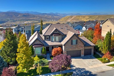 Stunning and meticulously maintained 2 story home located in - photo 32