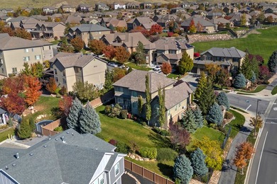 Stunning and meticulously maintained 2 story home located in - photo 33