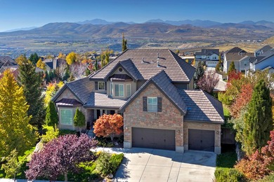 Stunning and meticulously maintained 2 story home located in - photo 34