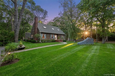 Southampton Retreat with Two Story Annex Nestled within nearly - photo 2