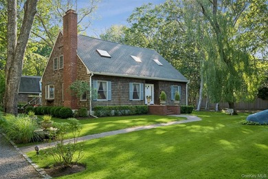 Southampton Retreat with Two Story Annex Nestled within nearly - photo 3