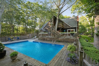 Southampton Retreat with Two Story Annex Nestled within nearly - photo 5