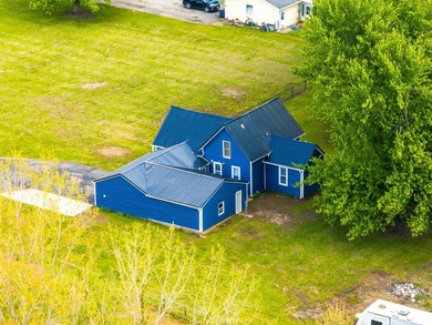 Peaceful country living meets modern updates on nearly 4 - photo 5