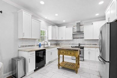 LOCATION! LOCATION! LOCATION! East of Highway 17 and offered at - photo 9