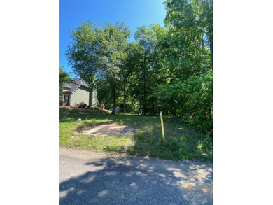 Spaulding Lake Lot Active Under Contract in Aiken South Carolina