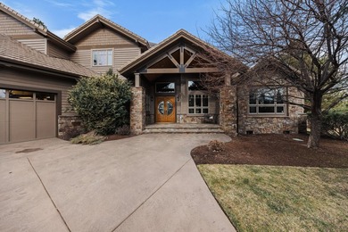 This timeless custom home located in Broken Top is quietly - photo 1