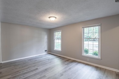Affordable, one-level ranch in New Friarsgate, zoned for - photo 13
