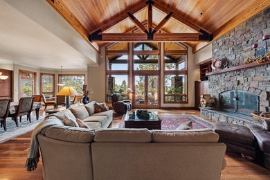 This timeless custom home located in Broken Top is quietly - photo 4
