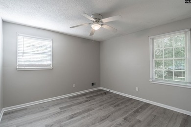 Affordable, one-level ranch in New Friarsgate, zoned for - photo 19