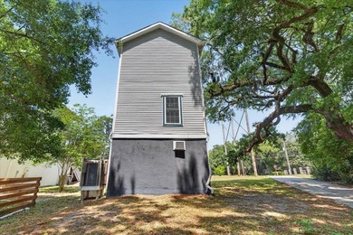 Welcome to this beautifully updated 3 bed/3-full-bath Charleston - photo 27