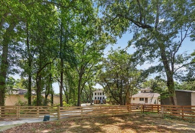 Welcome to this beautifully updated 3 bed/3-full-bath Charleston - photo 28