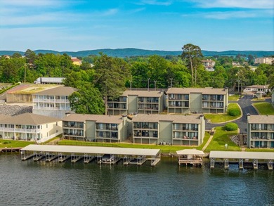 Amazing views of beautiful Lake Hamilton and mountains from this - photo 1